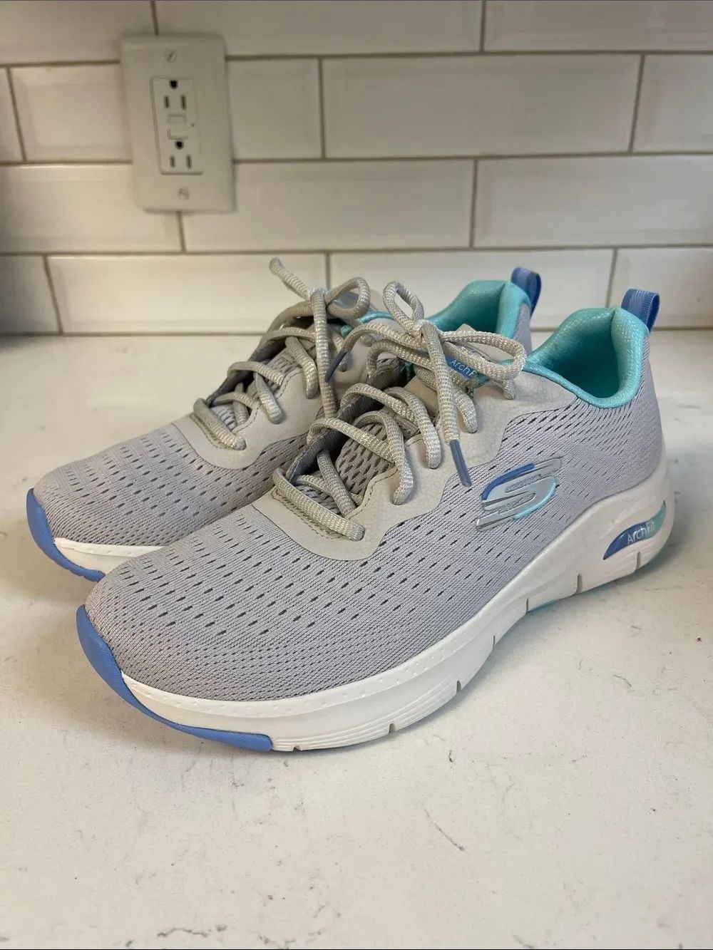 Skechers Arch Fit - Infinity Cool Grey / Blue Size 8.5 Worn 1-2 Times # 149722